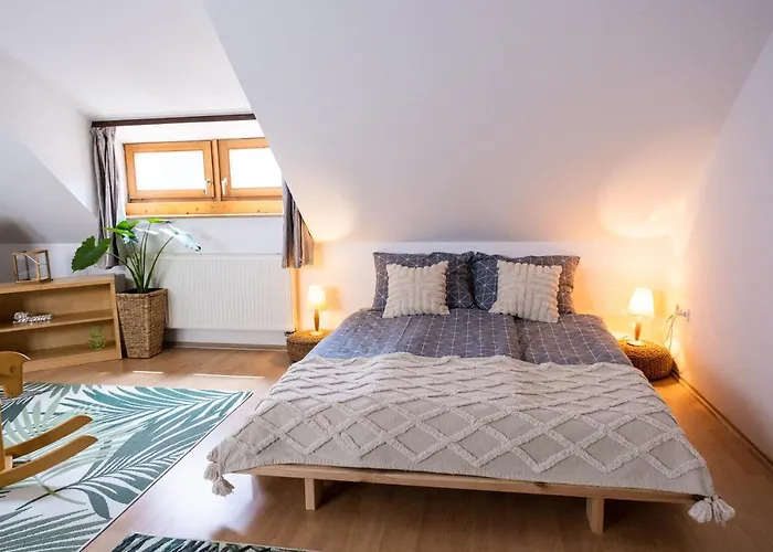 Sziklai Apartman